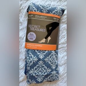 Secret Treasures Blue and White Patterned Leggings Size S/M